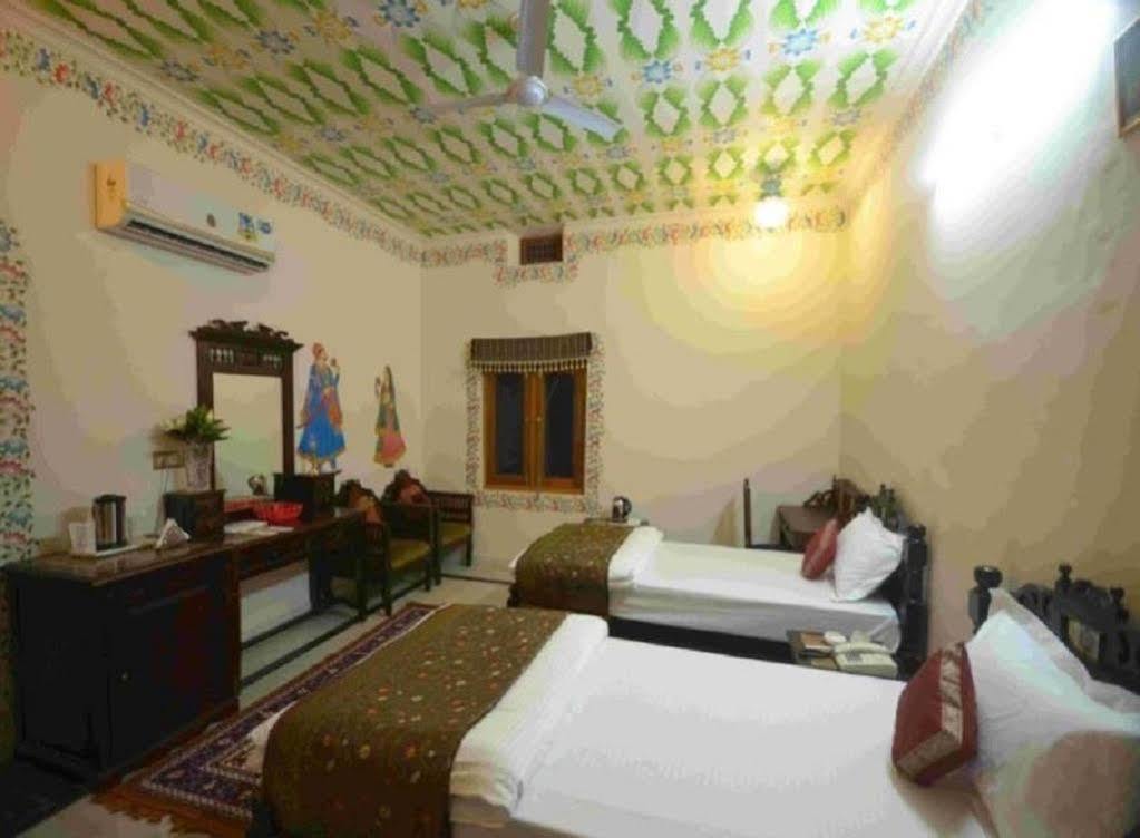 Hotel Suroth Mahal Luhāru Εξωτερικό φωτογραφία